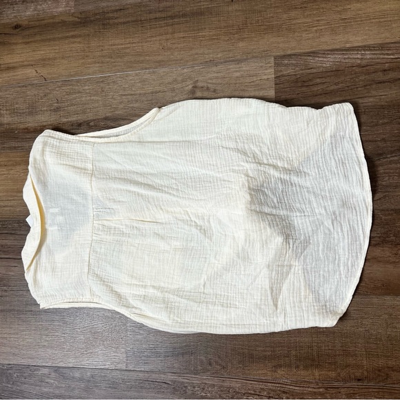 NWT Soft Yellow True Craft Sleeveless Button Down Tank - Picture 2 of 3